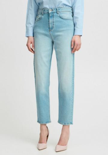 Прямые джинсы