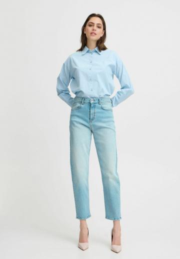 Прямые джинсы