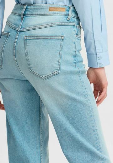 Прямые джинсы