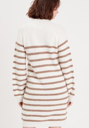 Вязаное платье