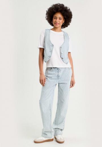 Джинсовая жилетка