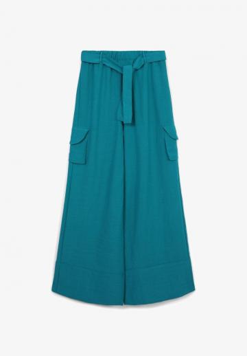 Брюки с накладными карманами