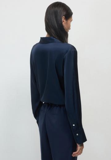 Атласная блузка