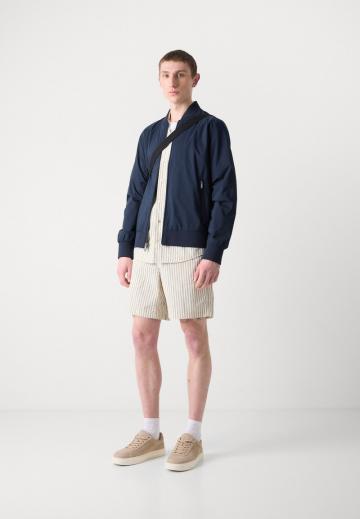 Куртка бомбер