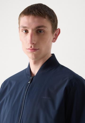 Куртка бомбер