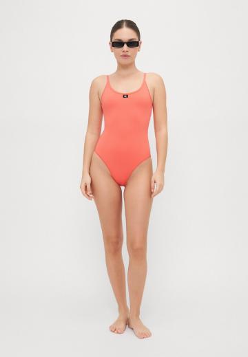 Слитный купальник