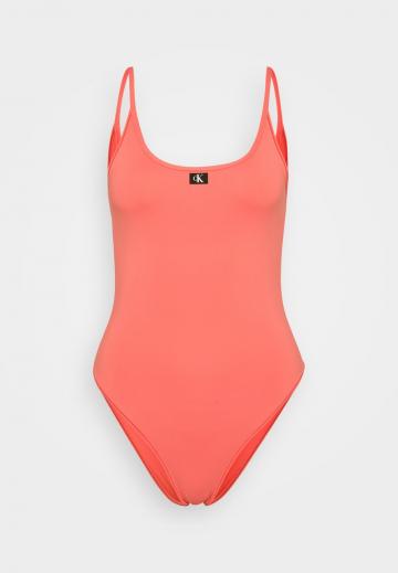 Слитный купальник