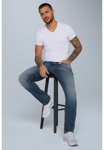 Прямые джинсы