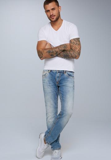 Прямые джинсы