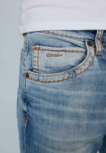 Прямые джинсы