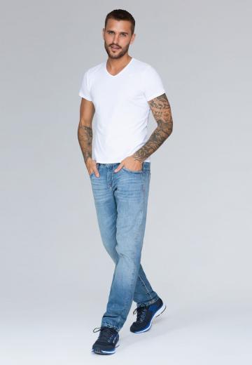 Прямые джинсы