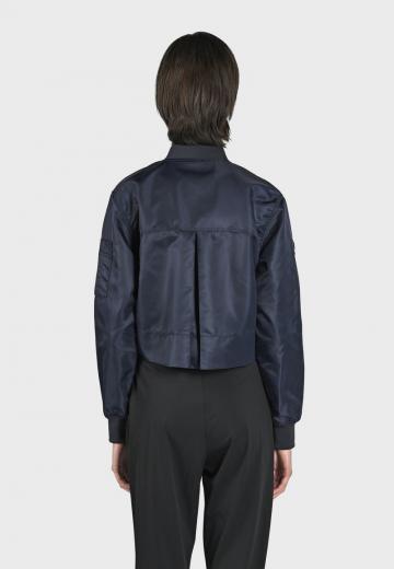 Куртка с накладнымит карманами