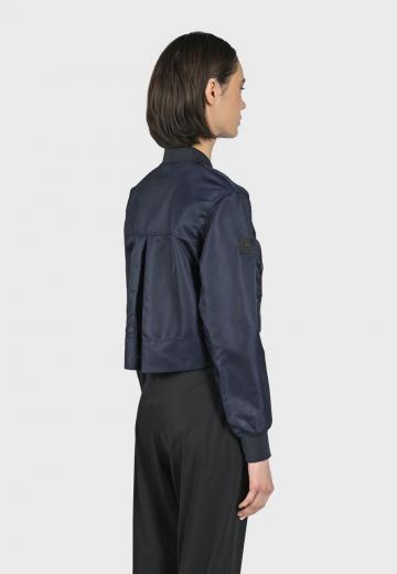 Куртка с накладнымит карманами