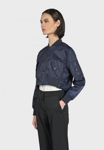 Куртка с накладнымит карманами