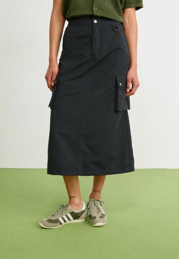 Юбка с накладными карманами
