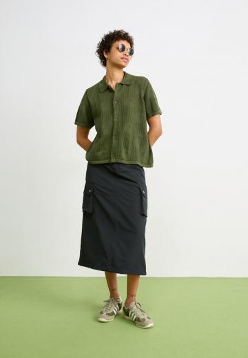 Юбка с накладными карманами