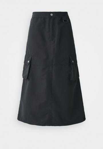 Юбка с накладными карманами