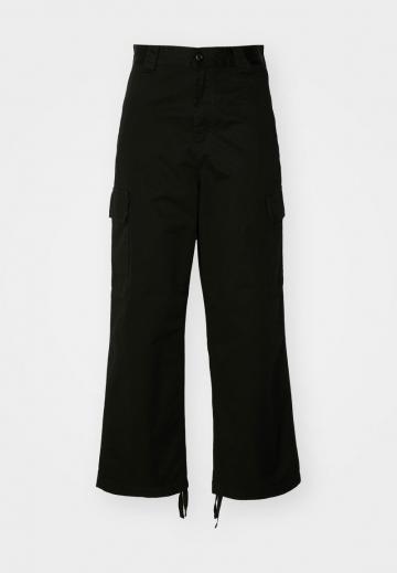 Брюки с накладными карманами