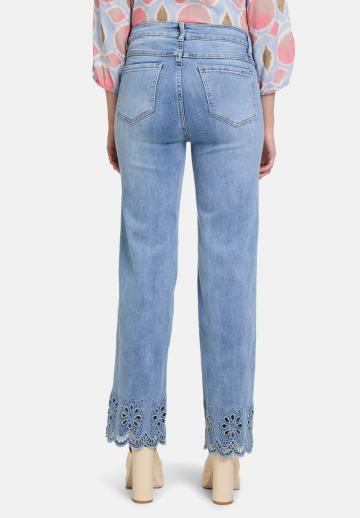 Прямые джинсы