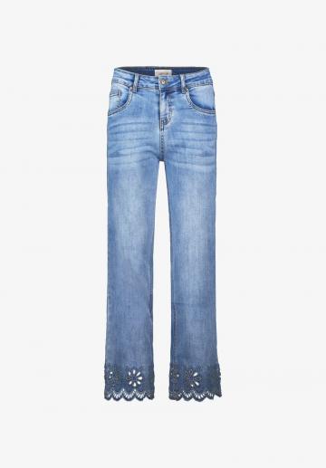 Прямые джинсы