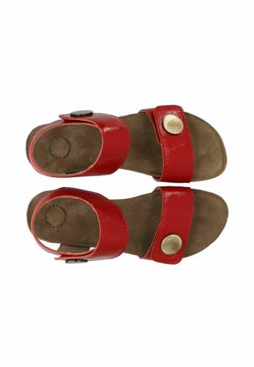 Босоножки на танкетке