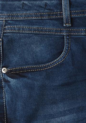 Джинсовые шорты