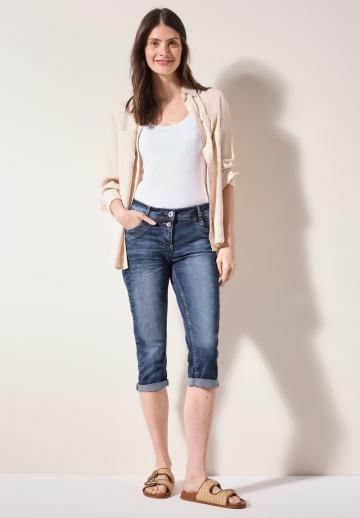 Короткие джинсы