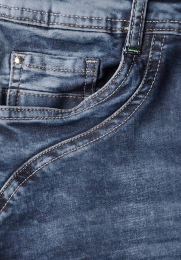 Короткие джинсы