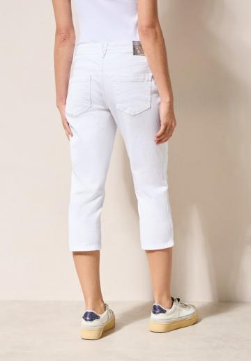 Короткие джинсы