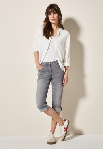 Короткие джинсы