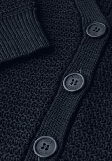 Вязаная кофта