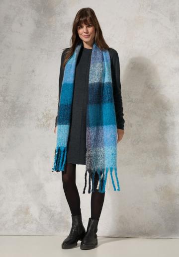 Вязаное платье