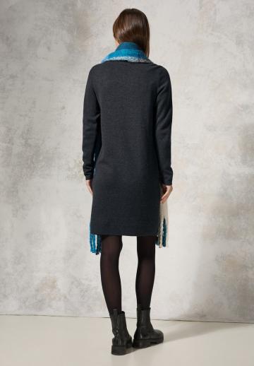 Вязаное платье