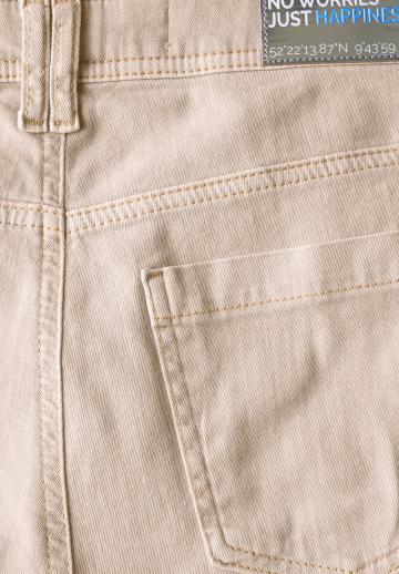 Короткие джинсы