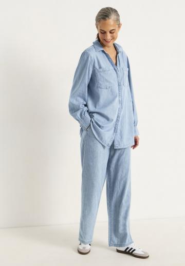 Прямые джинсы