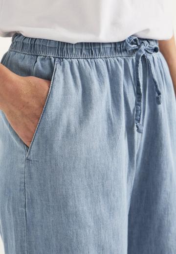 Прямые джинсы