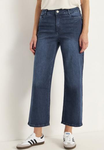 Короткие джинсы