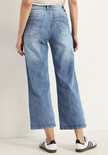 Короткие джинсы