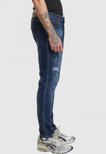 Узкие джинсы