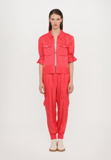 Брюки с накладными карманами