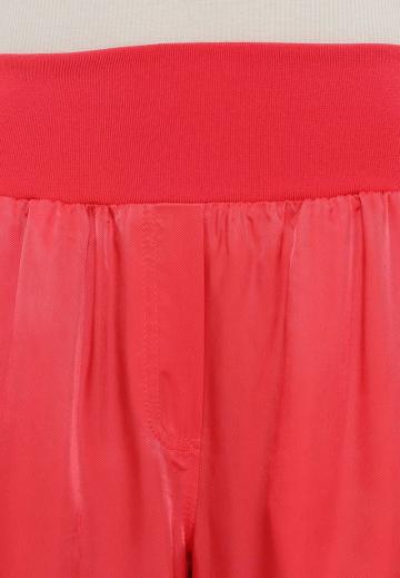 Брюки с накладными карманами