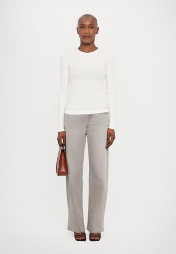 Джинсы бойфренда