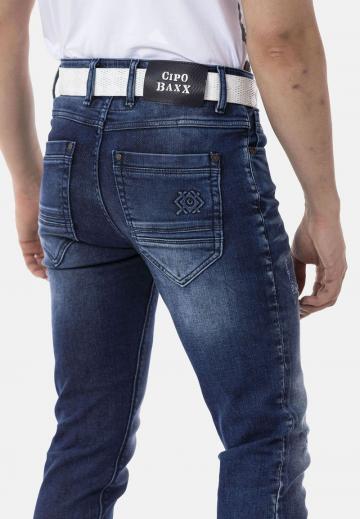 Узкие джинсы