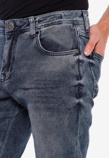 Узкие джинсы