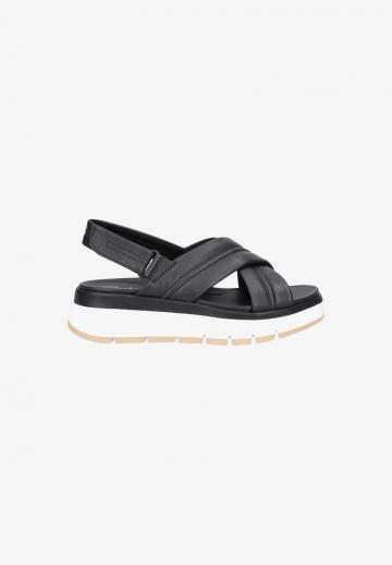 Босоножки на танкетке