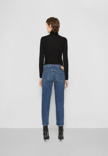 Джинсы бойфренда