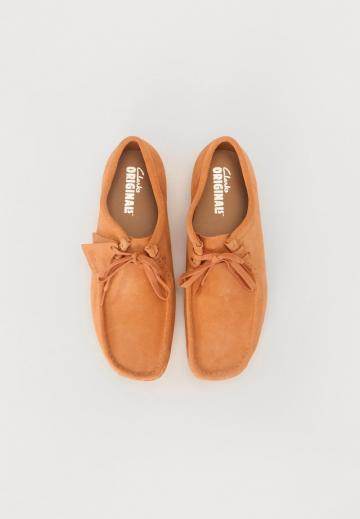 Ботинки на шнуровке