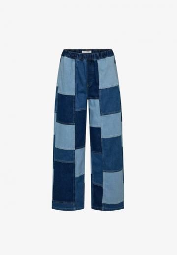 Прямые джинсы