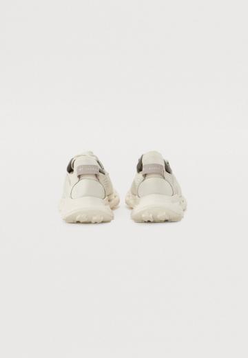 Походная обувь