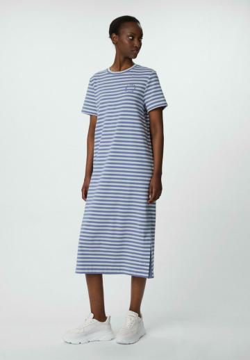 Вязаное платье